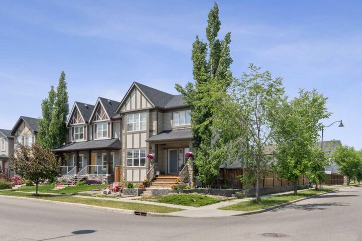 Property Photo:  109 Elgin Meadows Manor SE  AB T2Z 0M5 