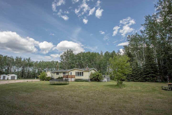 Property Photo: 110035 Range Road 183 AB T0H 1Z0