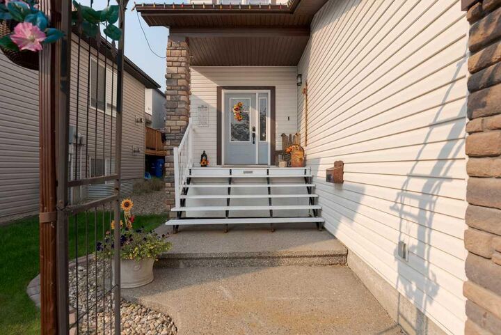 Photo de la propriété:  135 Crane Place  AB T9K 0P6 
