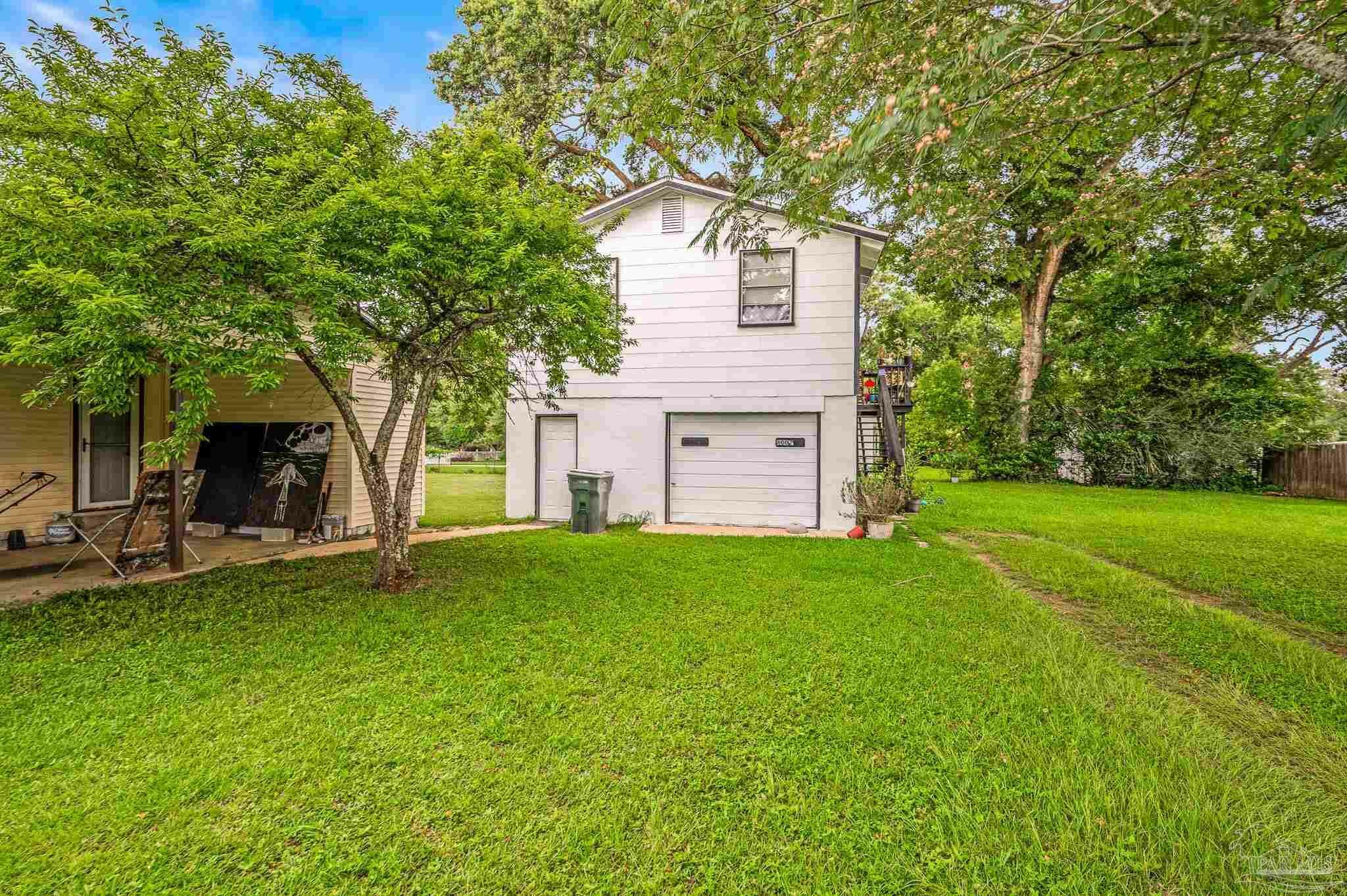 Property Photo: 800 N 47th Ave FL 32506