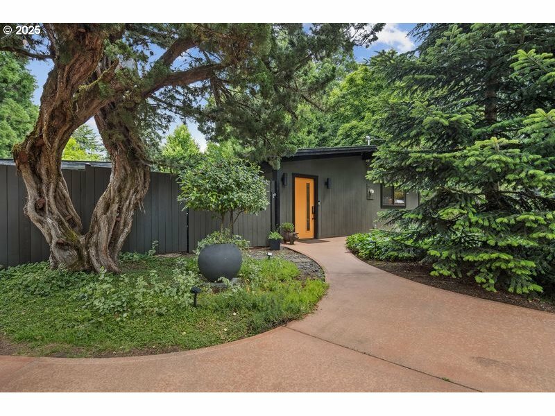 7725 SW Stewart St  Portland OR 97223 photo
