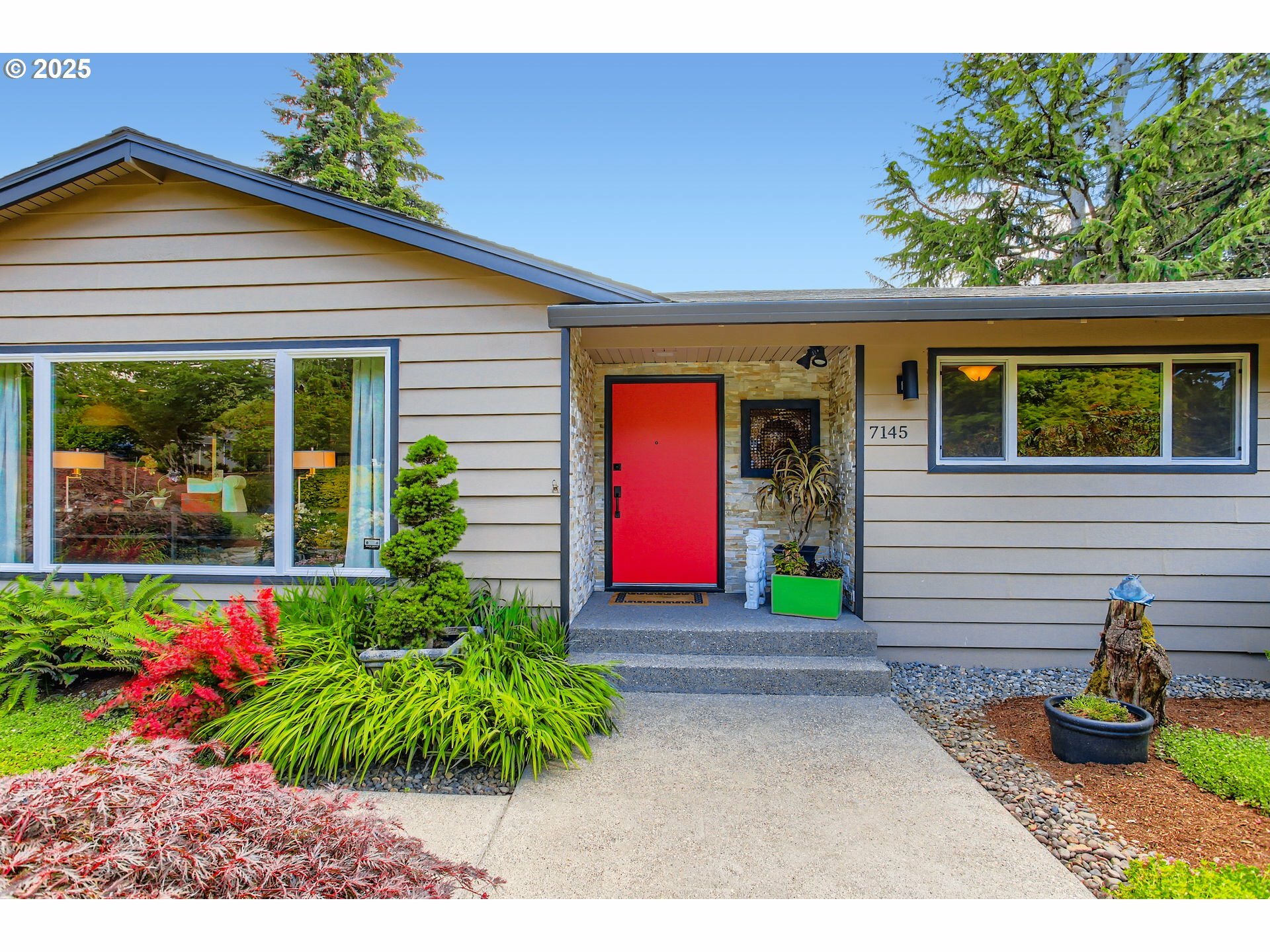Property Photo:  7145 SW Gable Pkwy  OR 97225 