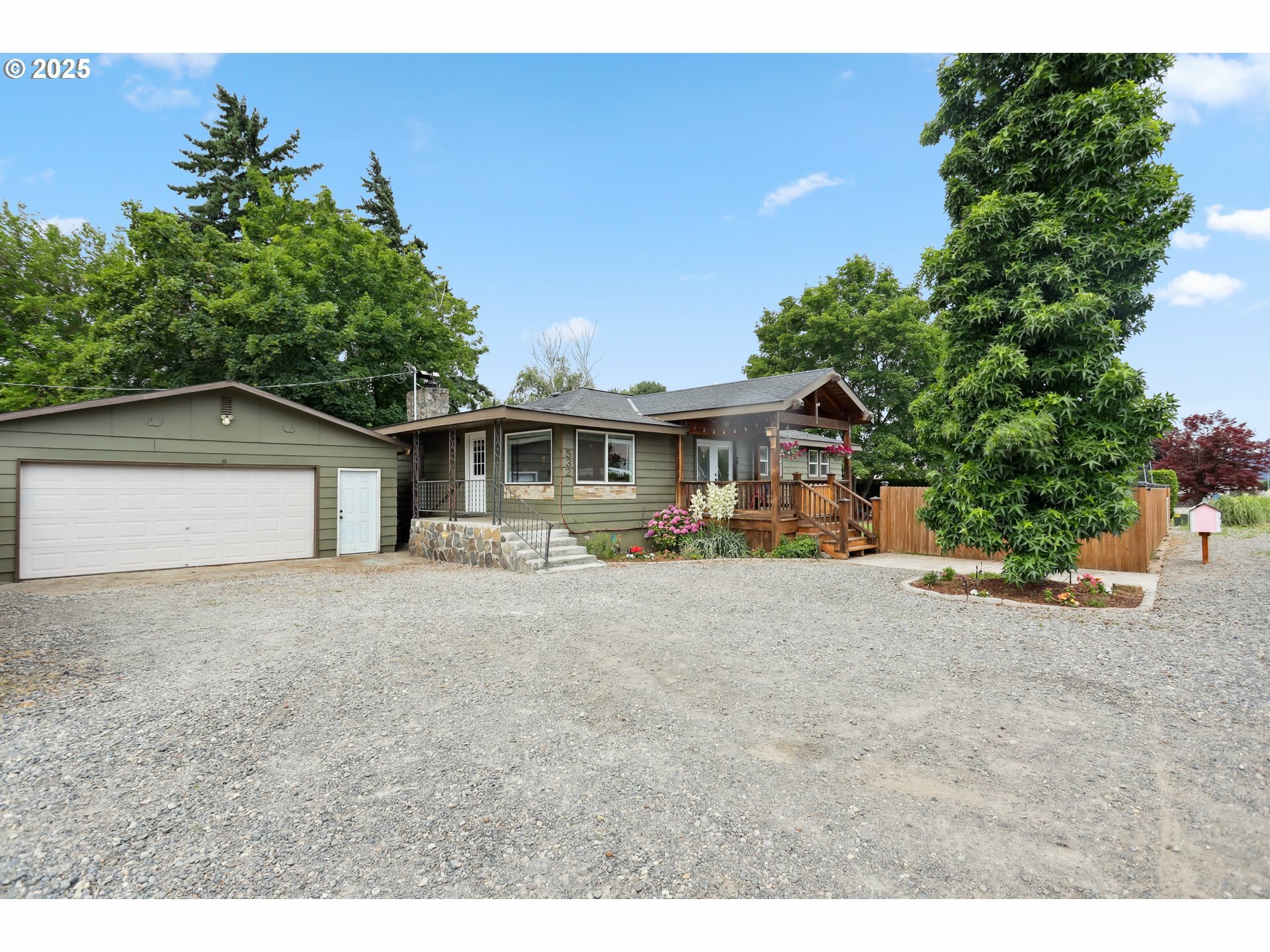 Property Photo: 532 5th Ave WA 98617