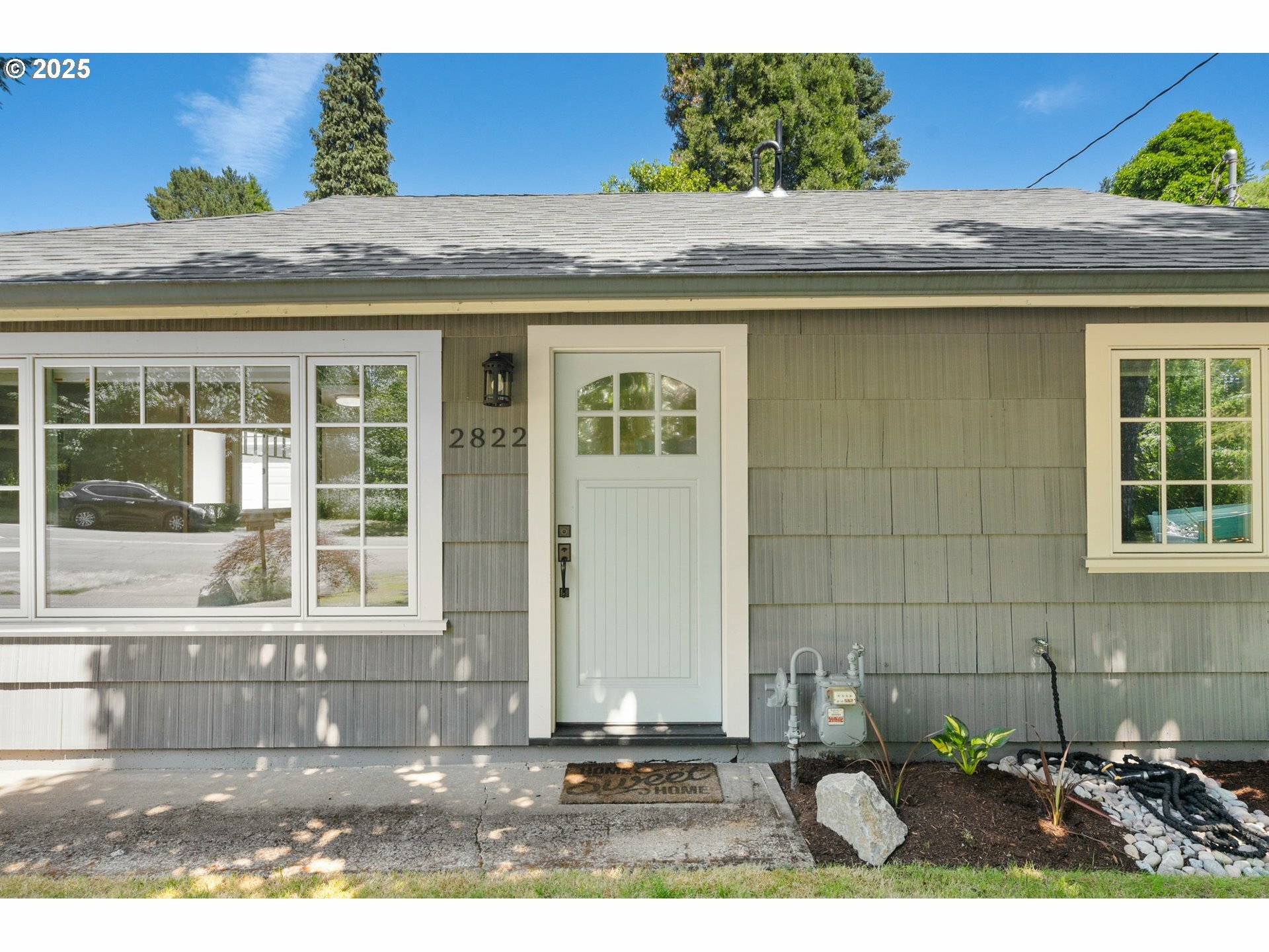 Property Photo:  2822 NE Fremont Dr  OR 97220 