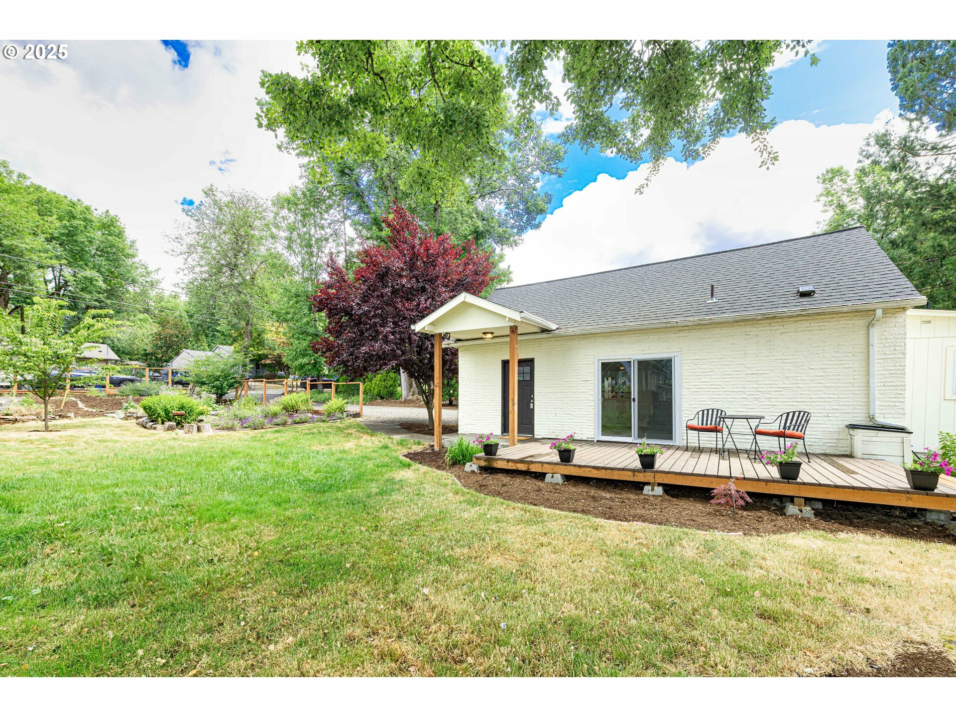 Property Photo: 6606 SW Walnut Ter OR 97223