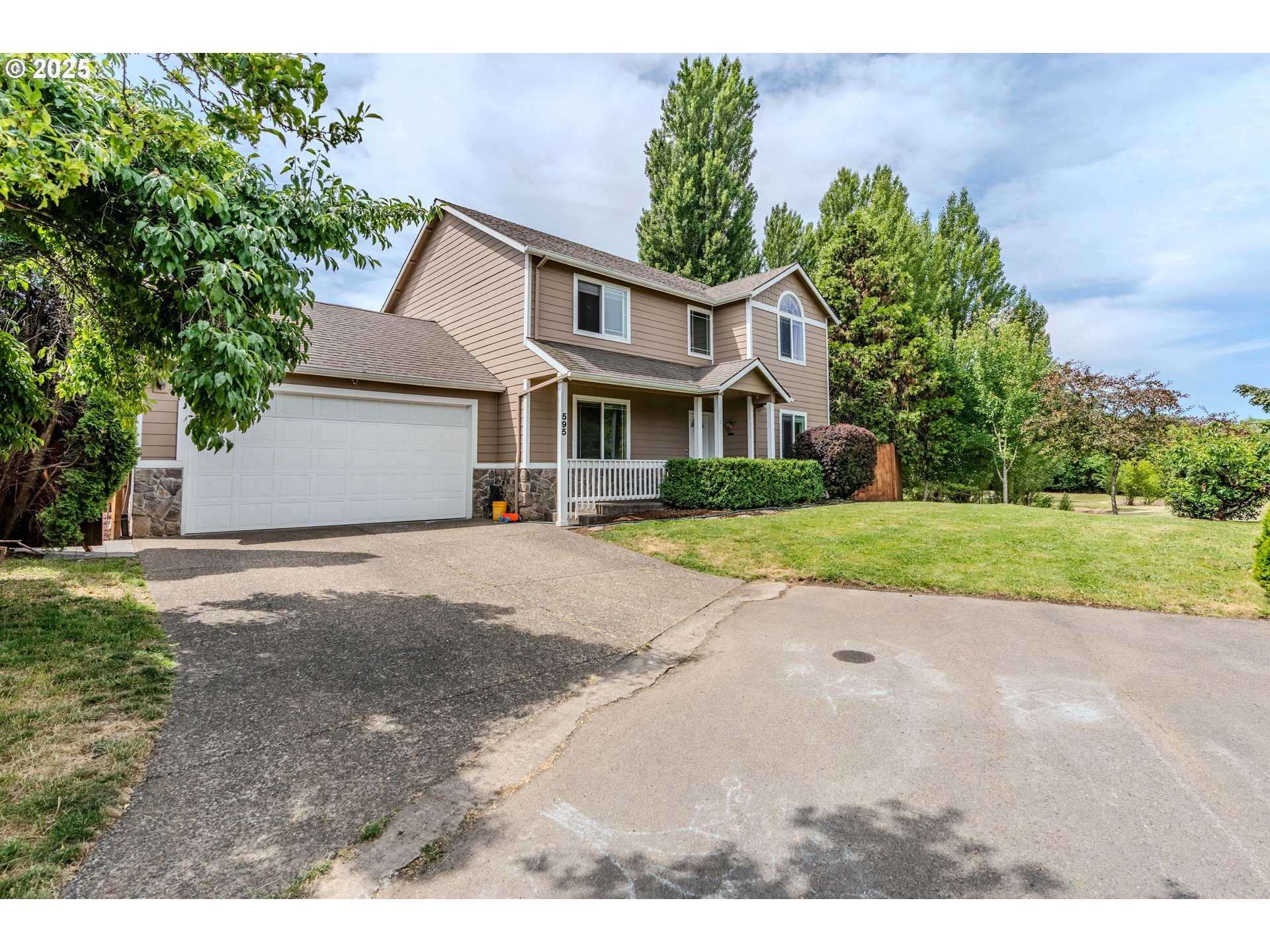 Property Photo: 595 Cozy Way OR 97071