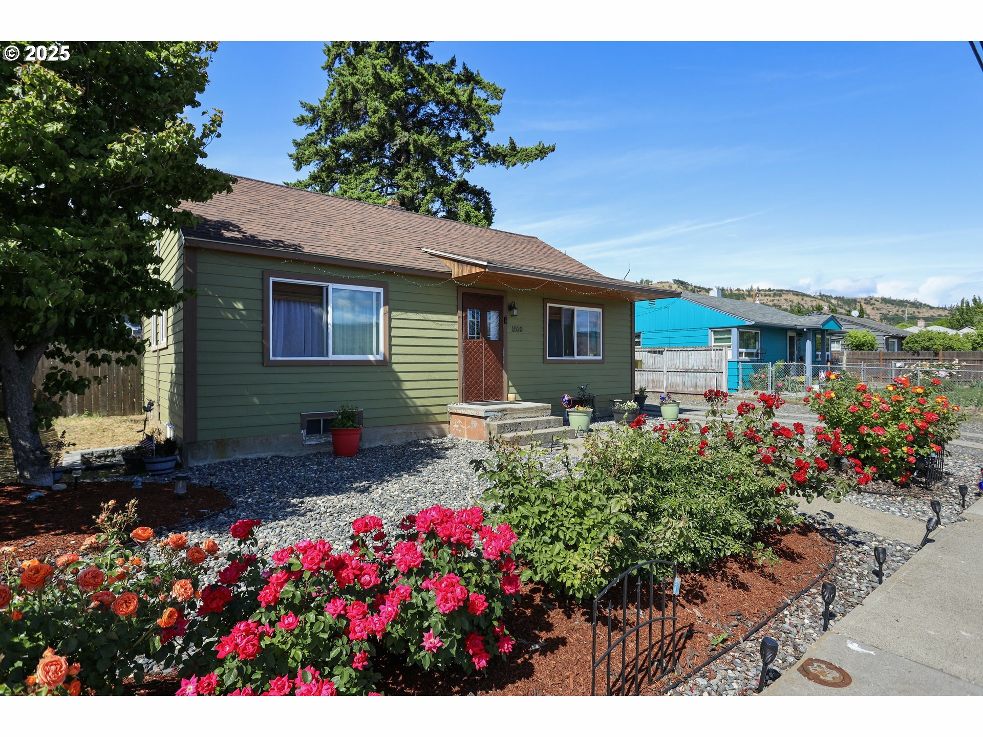 Property Photo: 1510 W 10th St OR 97058