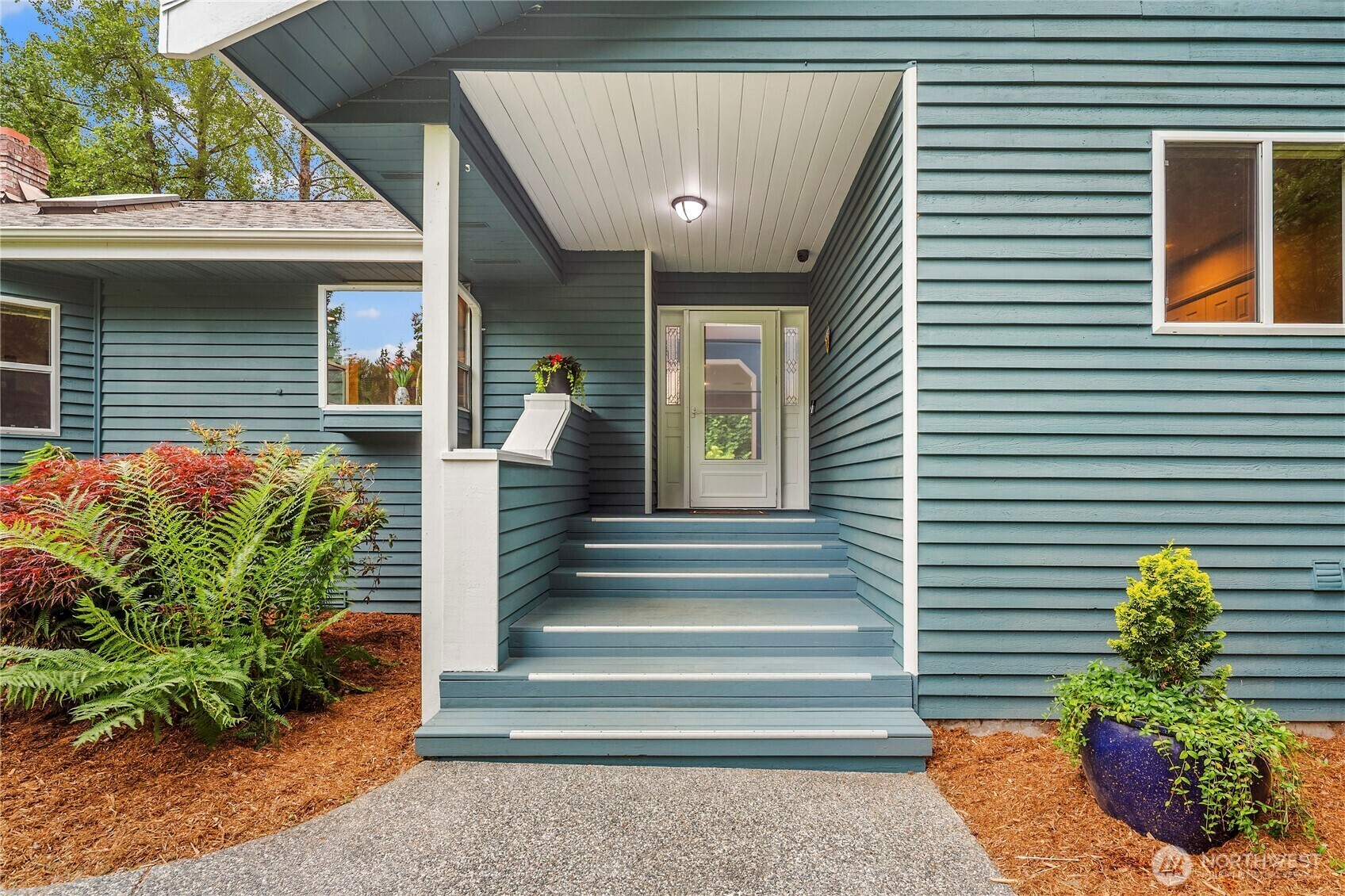 Property Photo: 19602 Yew Way WA 98296