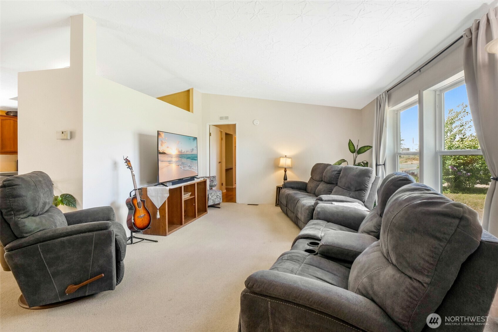 Property Photo:  101 E 8th Street  WA 99341 
