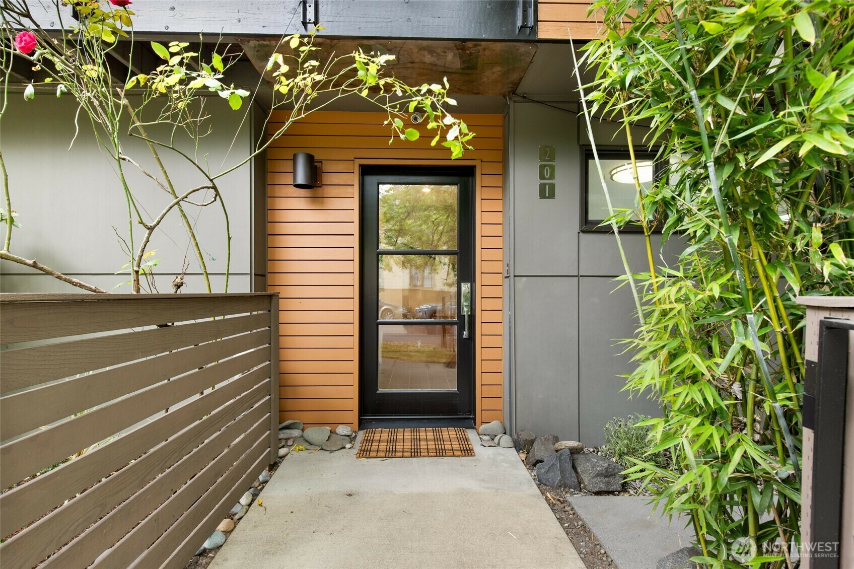 Property Photo: 201 20th Avenue E WA 98112