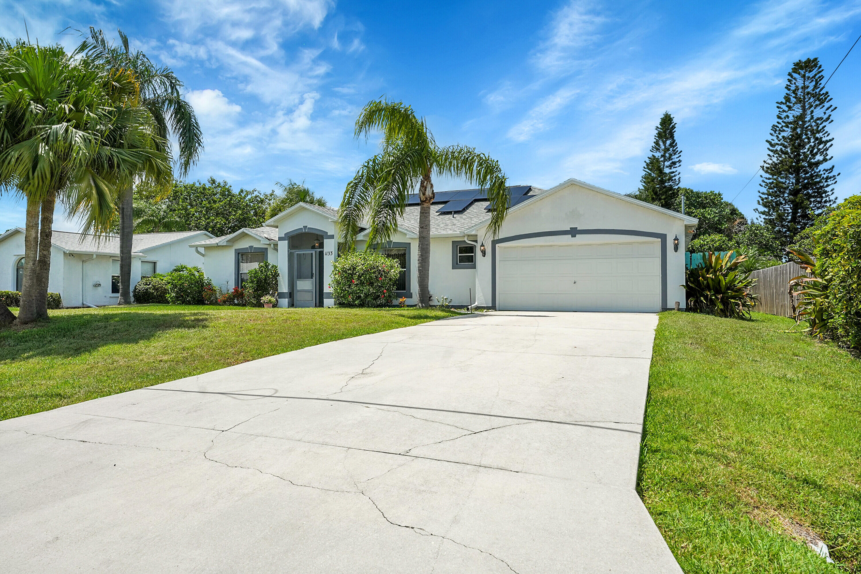 Property Photo: 1133 SE Palm Beach Road FL 34952