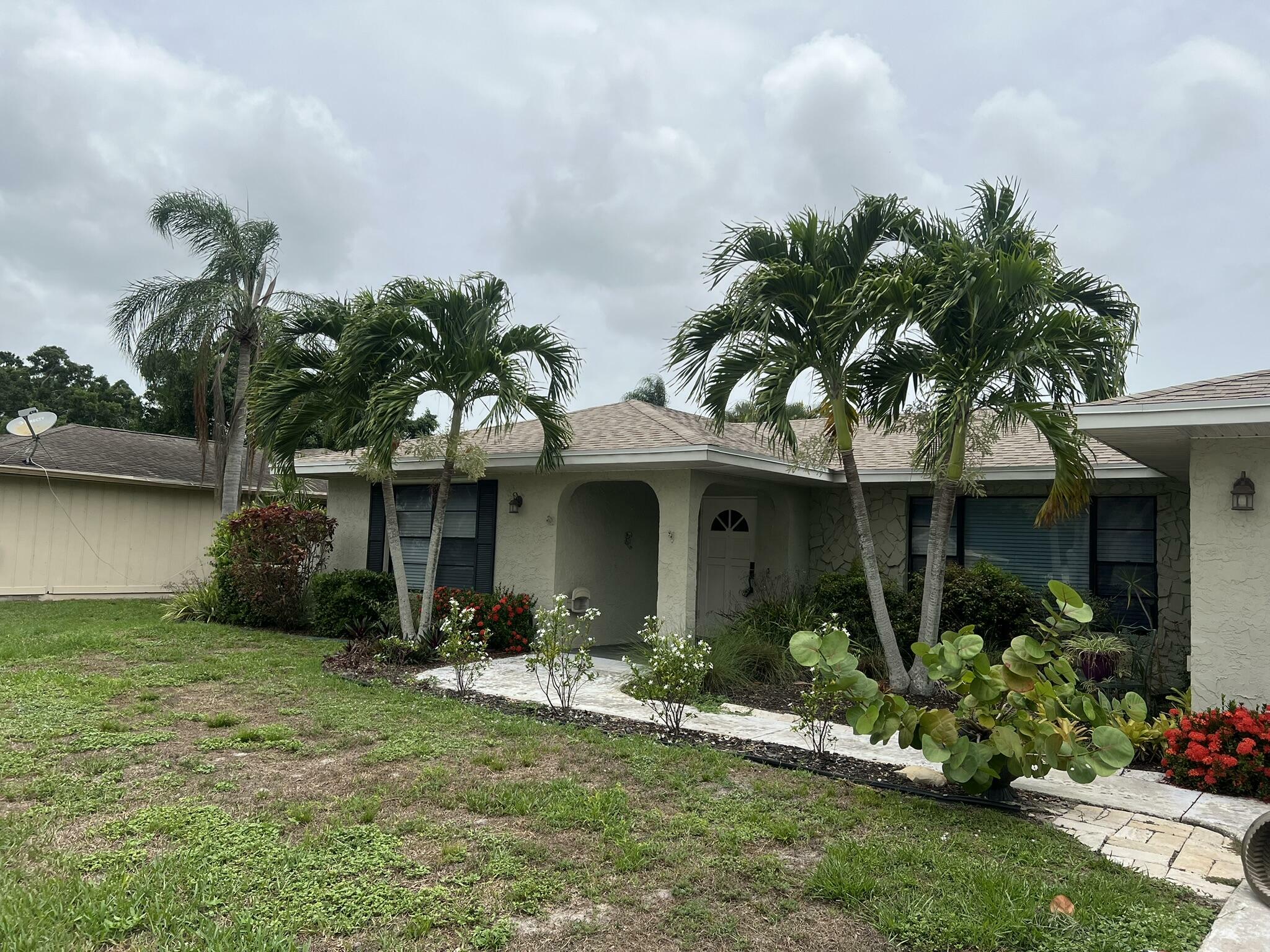 Property Photo: 1240 SE Palm Beach Road FL 34952