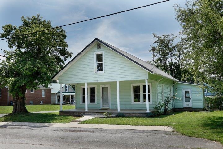 Property Photo: 101 Mammoth Cave Street KY 42160