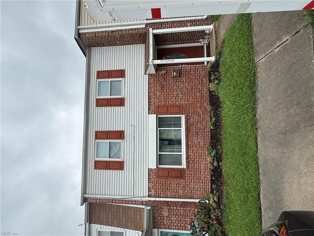 Property Photo: 3232 Yorkborough Way VA 23453