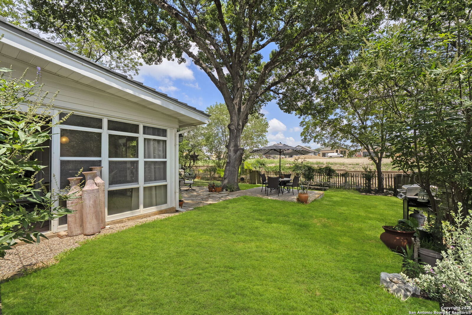 Property Photo: 6330 Meadow Haven TX 78239