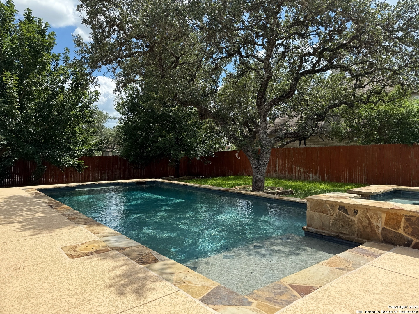 Property Photo: 819 Steubing Oaks TX 78258