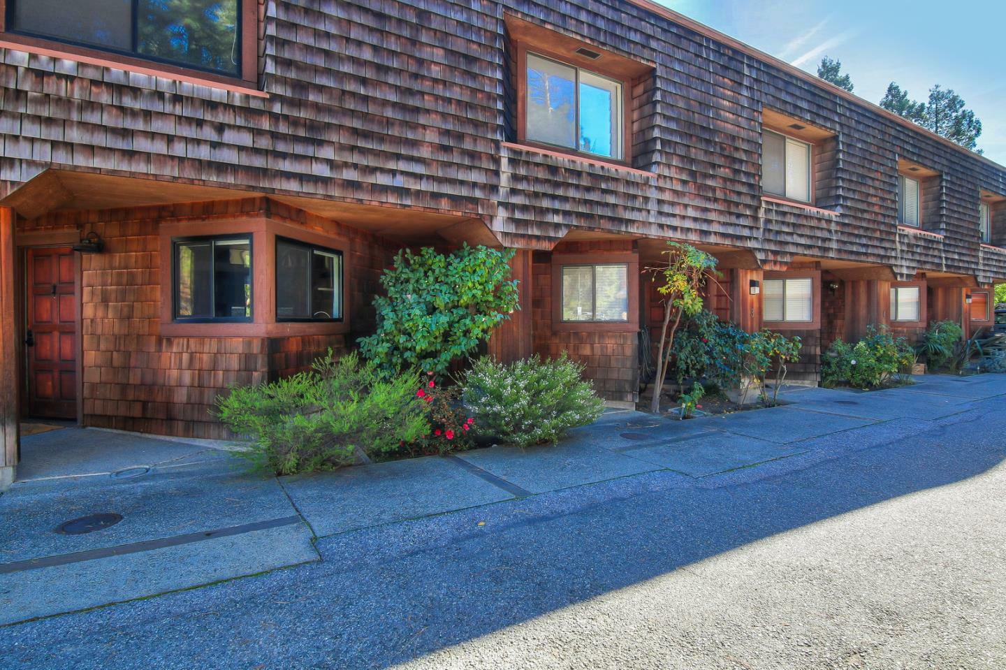 Property Photo: 1157 Villa Street 2 CA 94041