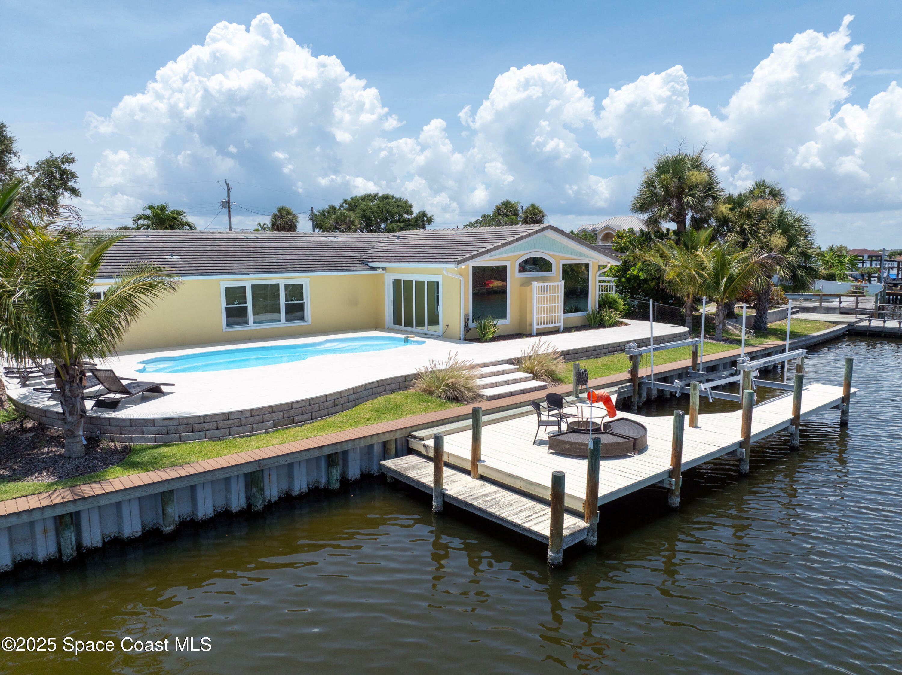 Property Photo: 211 Jamaica Drive FL 32931