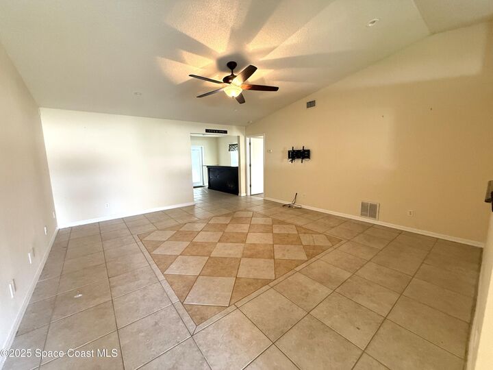 Property Photo:  1116 Glancy Avenue NW  FL 32907 