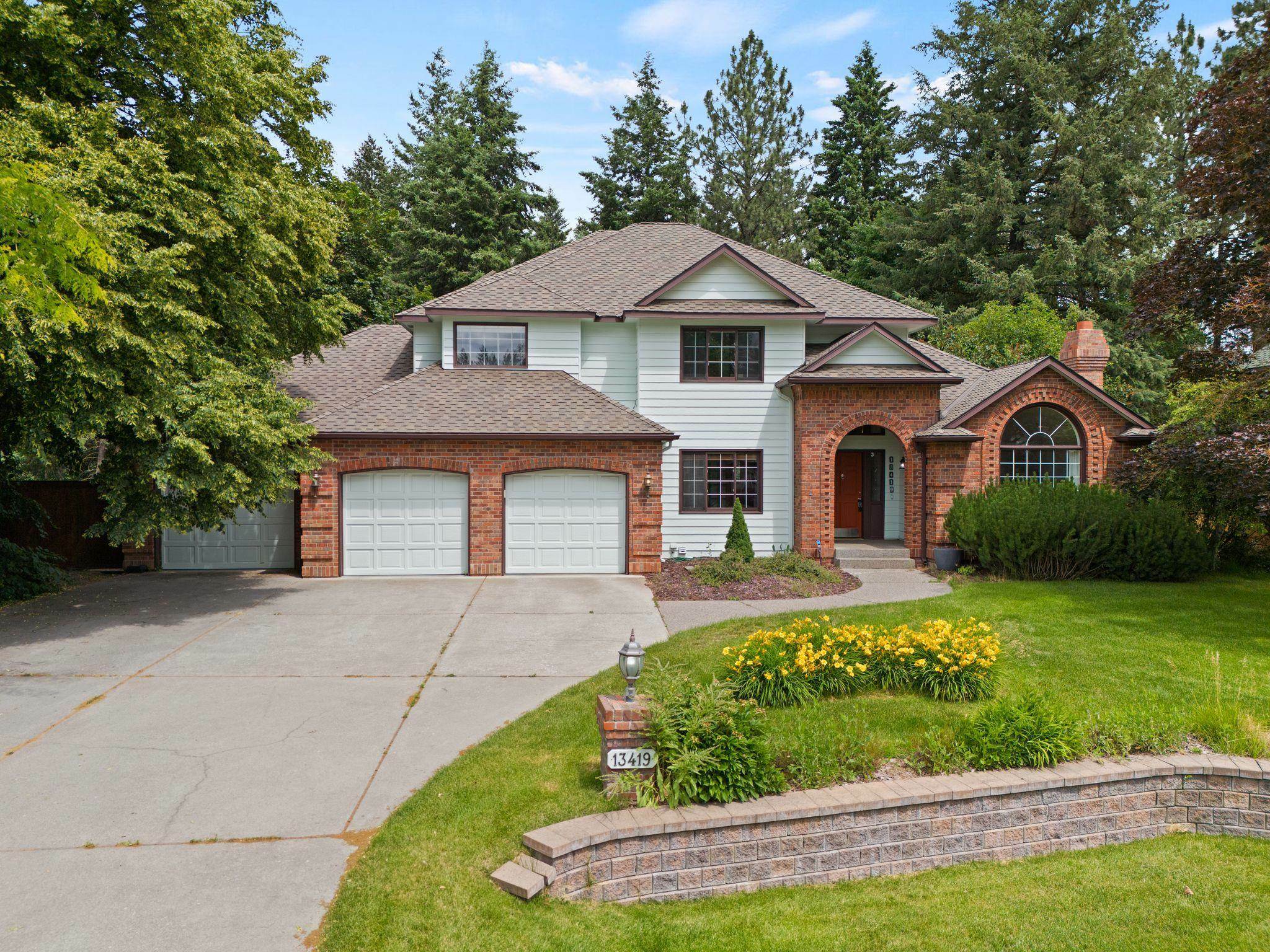 Property Photo: 13419 N Whitehouse Ct WA 99208