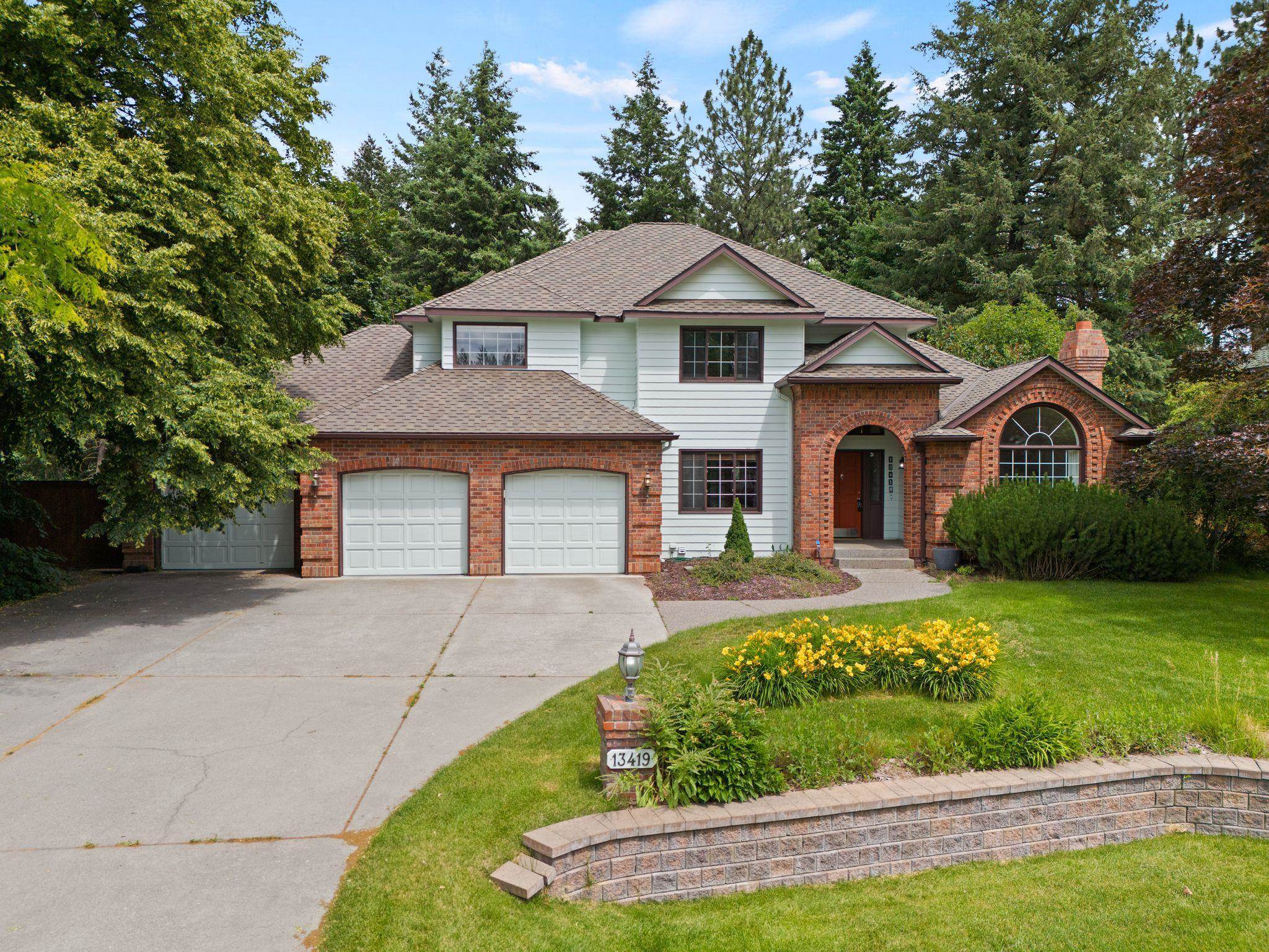 Property Photo: 13419 N Whitehouse Ct WA 99208