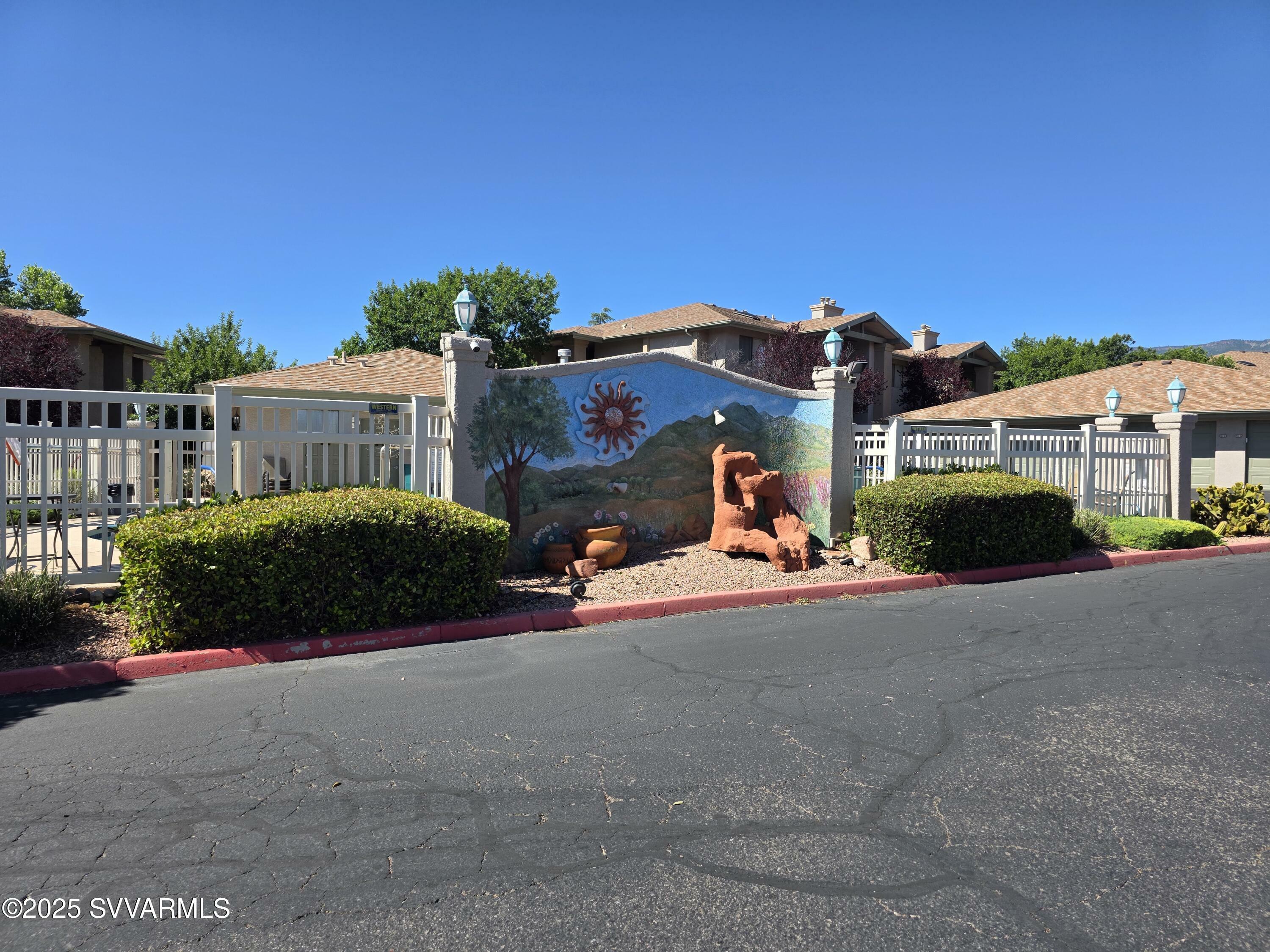 Property Photo: 985 E Mingus Ave 123 AZ 86326