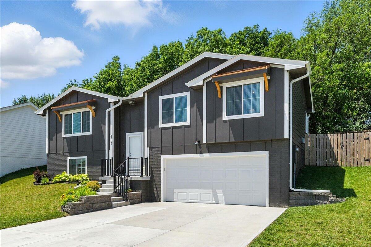 Property Photo: 104 Maplewood Circle IA 51534