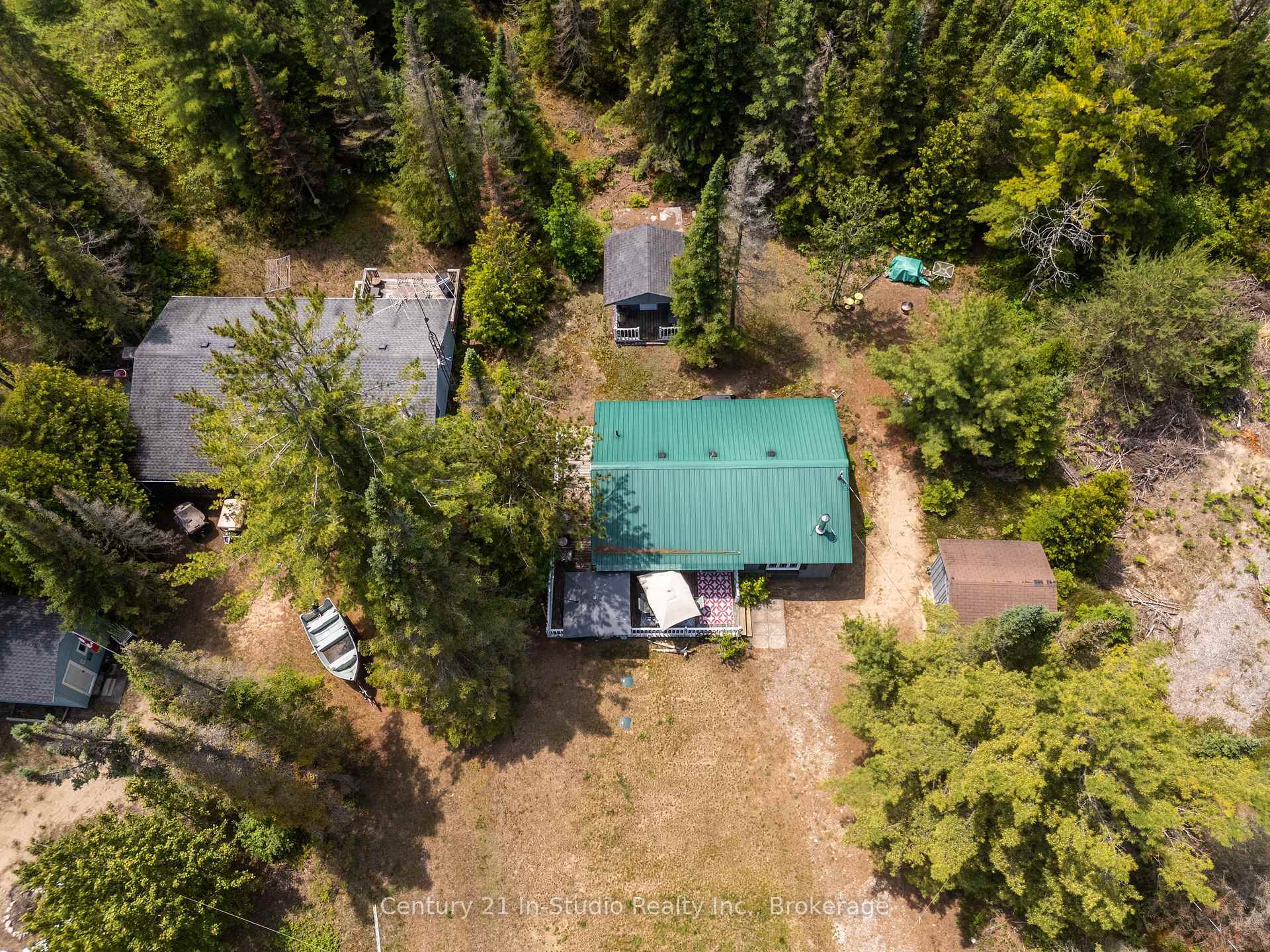 Property Photo:  8 Sog Je Wa Sa Drive  ON N0H 2G0 