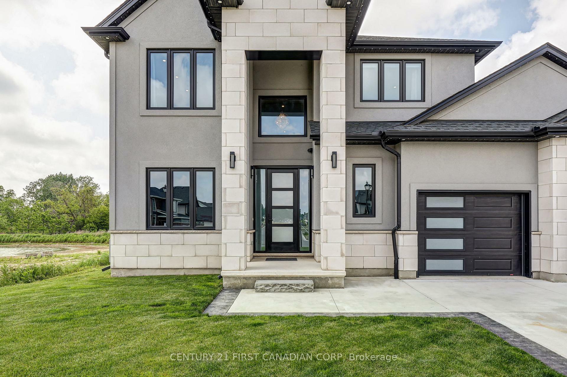 Photo de la propriété: 36 Royal Crescent ON N5P 0G5