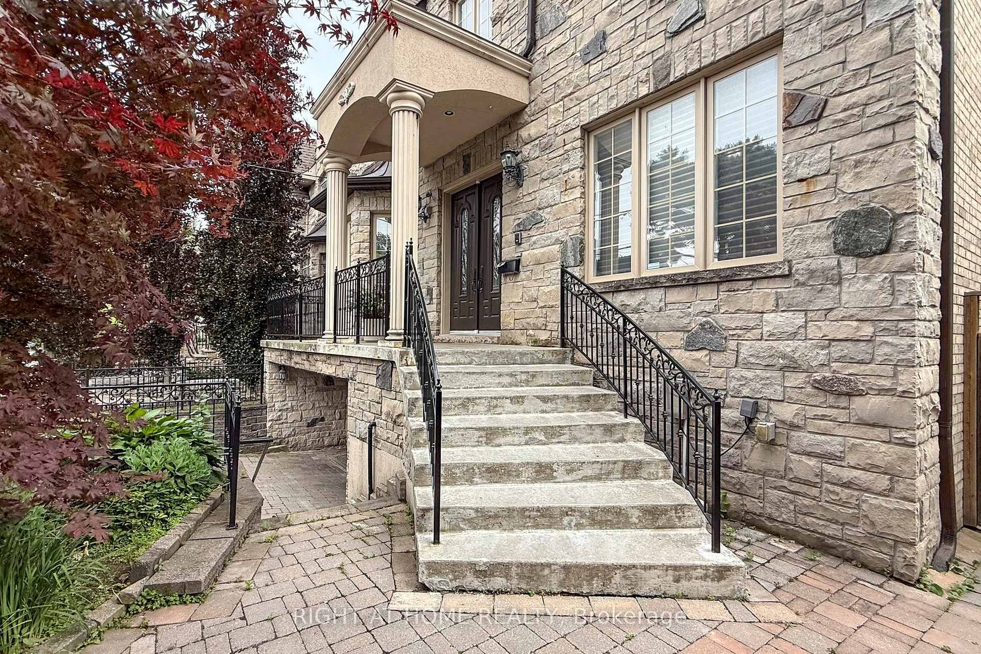 Photo de la propriété: 133 Norton Avenue ON M2N 4A7