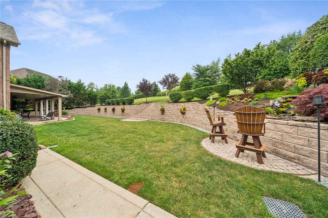 Property Photo: 731 Stonebridge Dr PA 15642