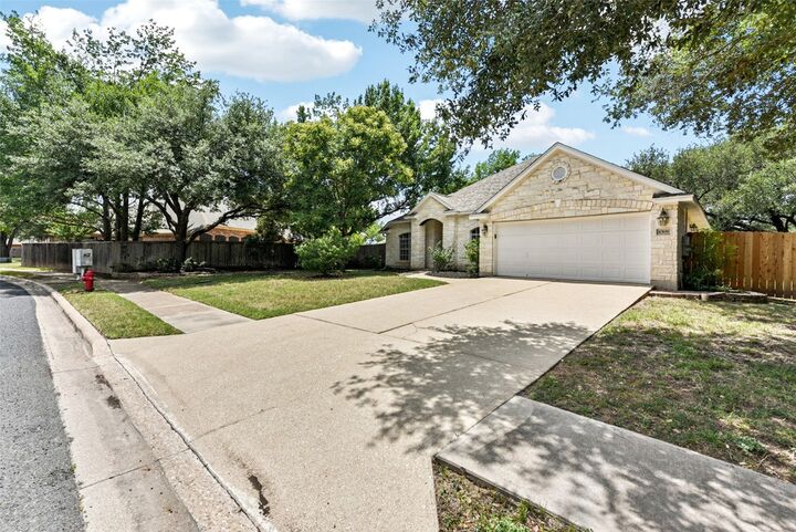 Property Photo: 4306 S Summercrest Loop TX 78681