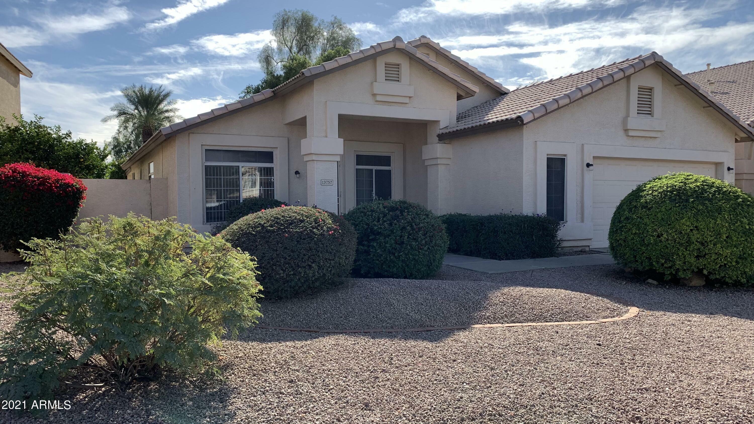 Property Photo: 13757 W Vernon Avenue AZ 85395