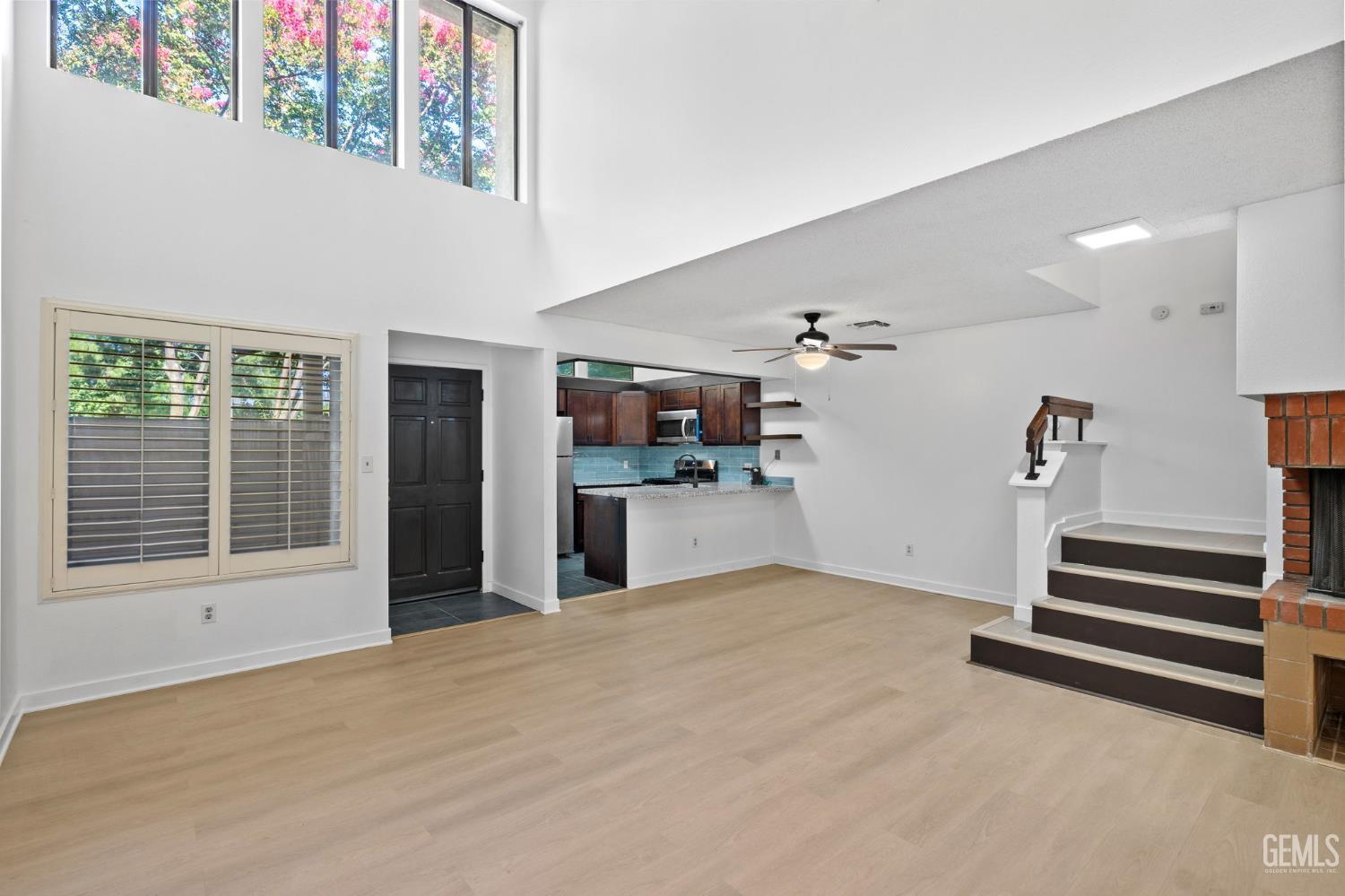 Property Photo: 3301 Columbus Street 3 CA 93306