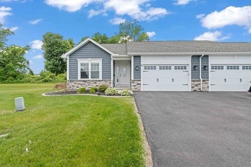 Property Photo:  61 Kirkdale Circle  NY 14612 