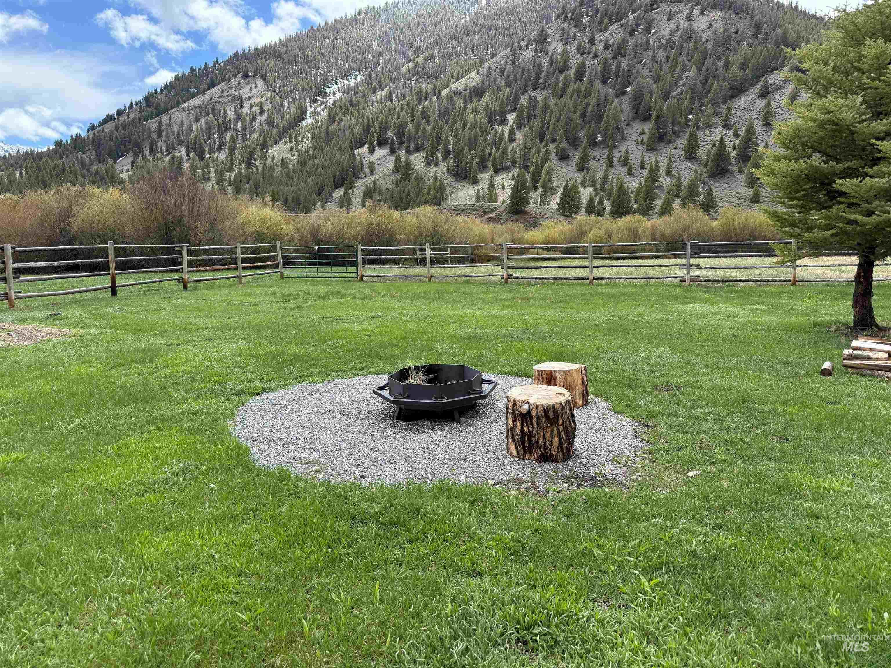 Property Photo: 4287 N Fork Rd ID 83251