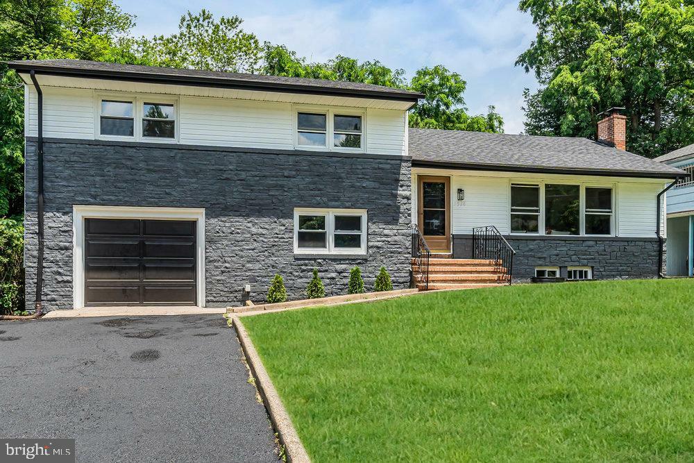 Property Photo: 1528 Stuyvesant Avenue NJ 08618