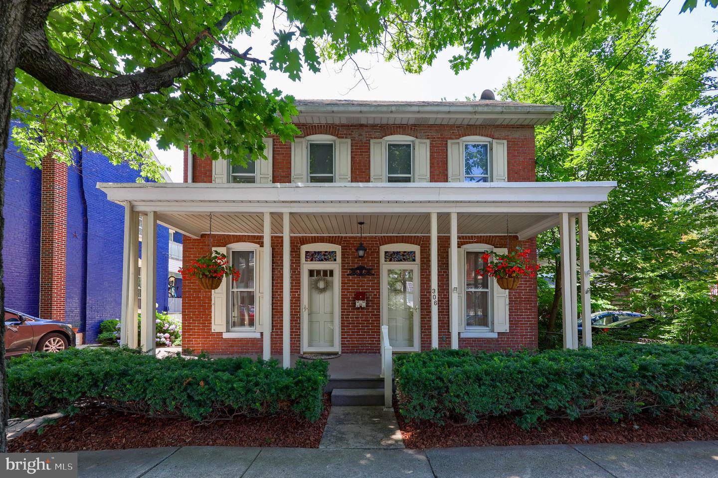 Property Photo:  306 W Main Street  PA 17522 