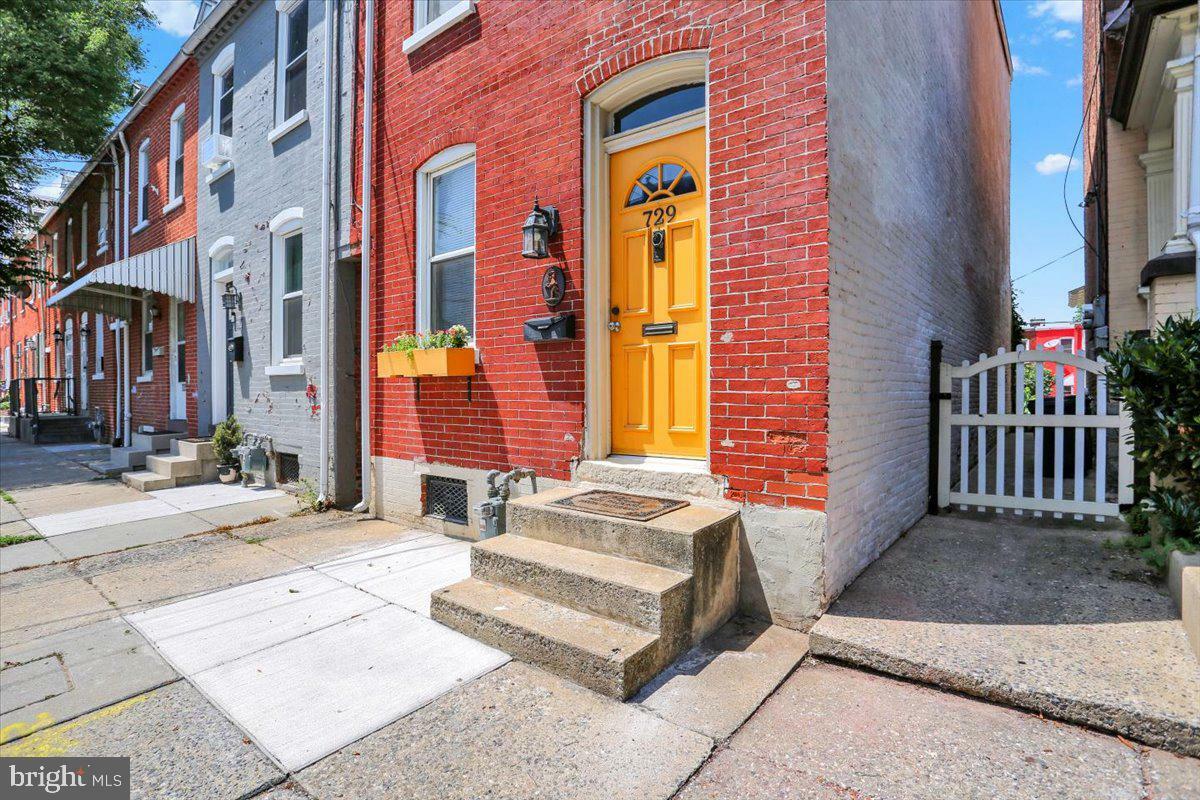 729 E Chestnut Street  Lancaster PA 17602 photo
