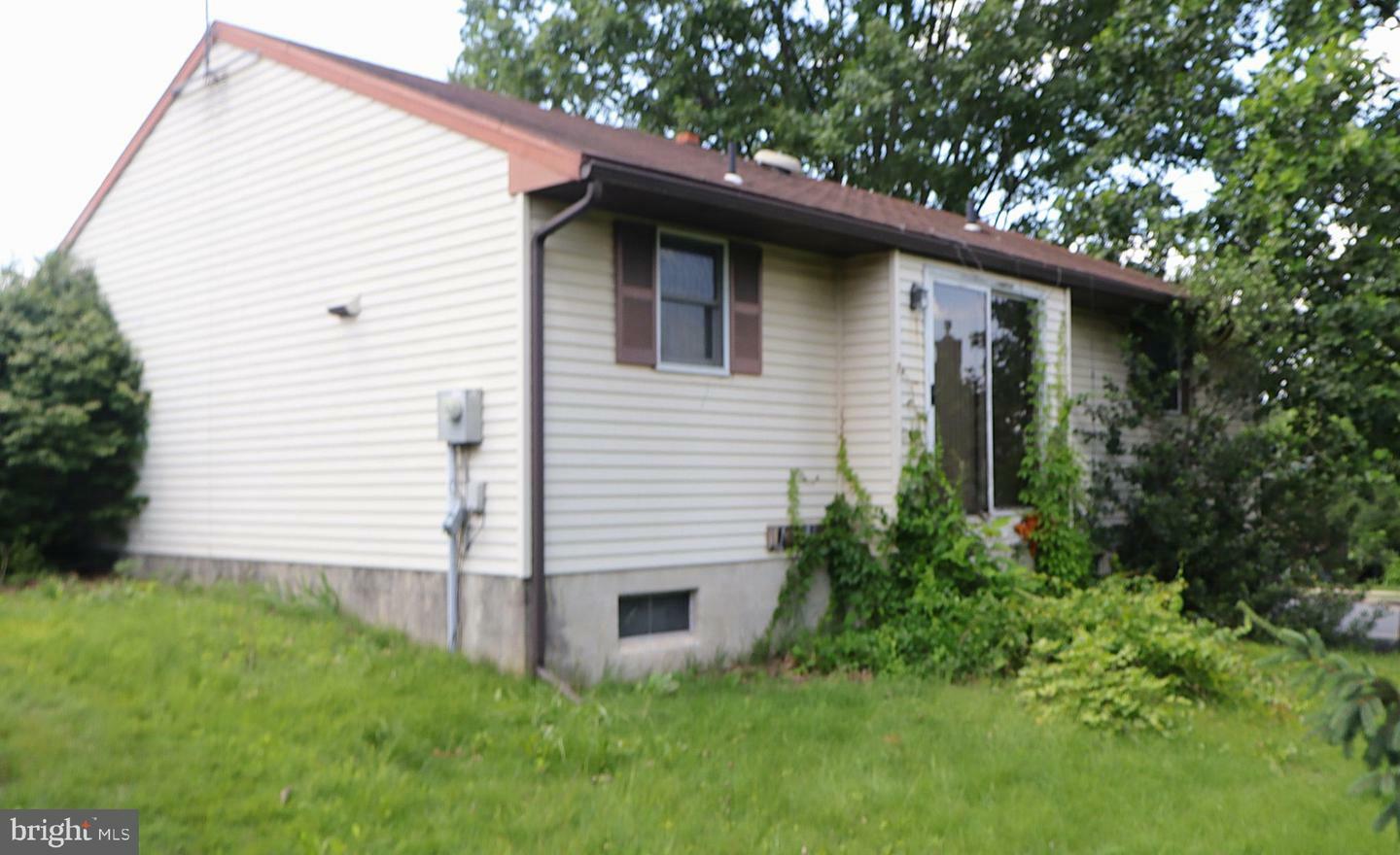 Property Photo: 701 Tamarack Trail PA 19607