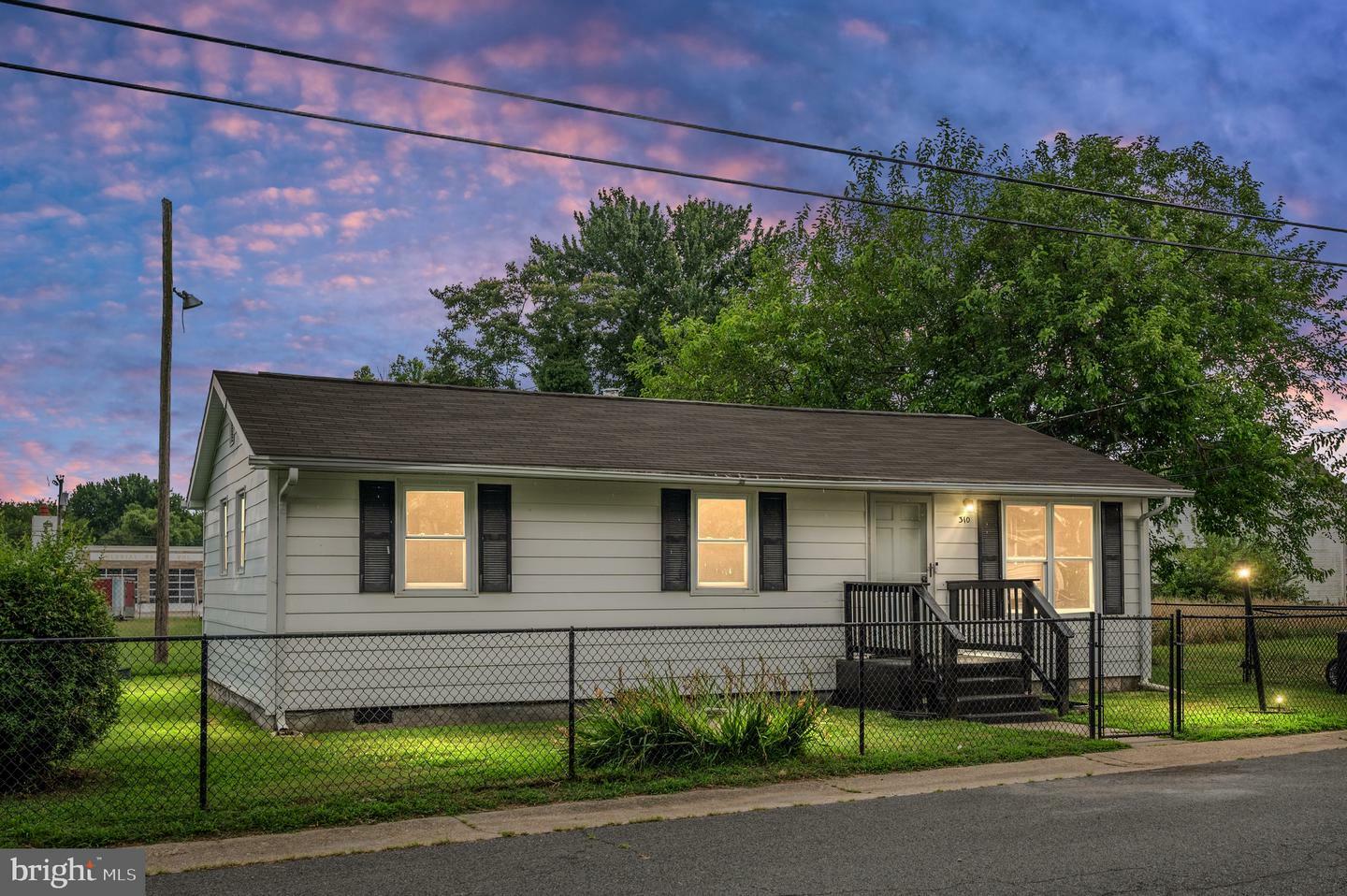 Property Photo:  310 Franklin Street  VA 22443 