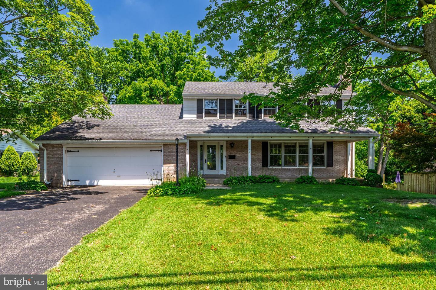Property Photo:  129 E Charlotte Street  PA 17551 