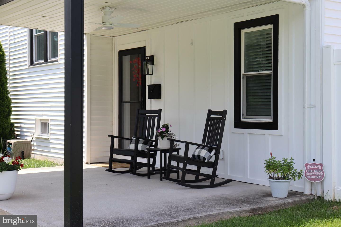 Property Photo: 848 Grakyn Lane PA 19128
