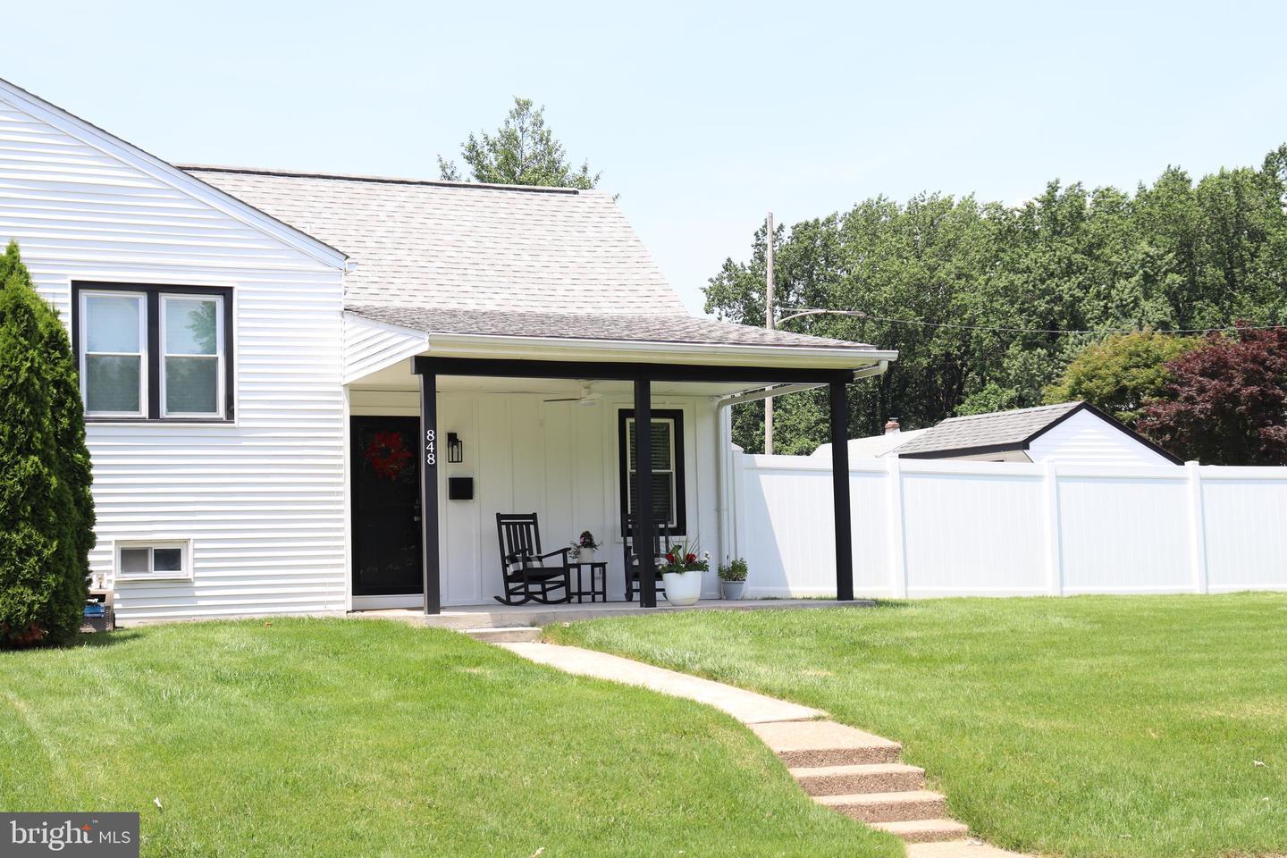 Property Photo: 848 Grakyn Lane PA 19128