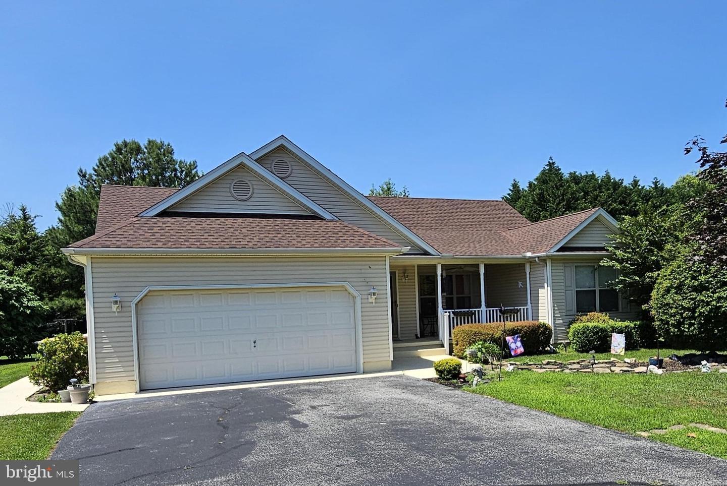 Property Photo:  322 Matthews Circle  DE 19963 