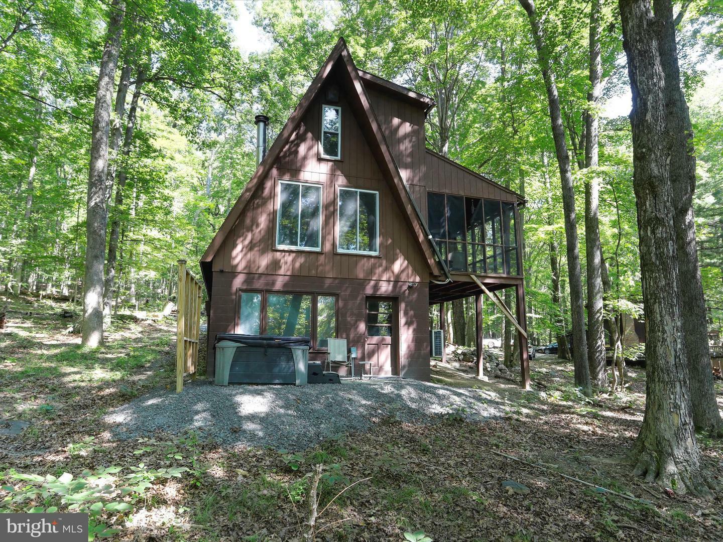 Property Photo: 13 Mountainside Drive WV 25411