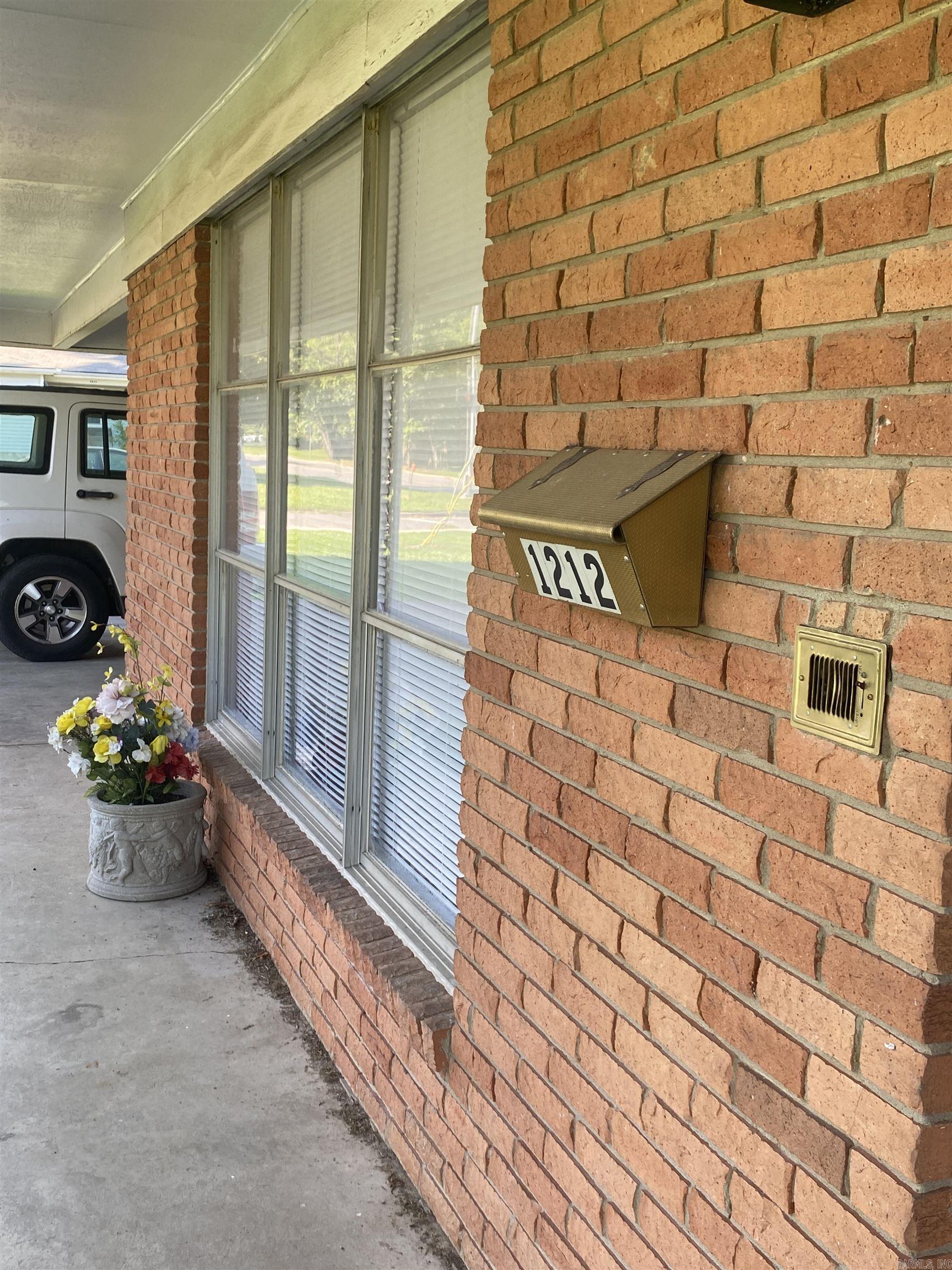 Property Photo: 1212 Donaghey Ave. AR 72034