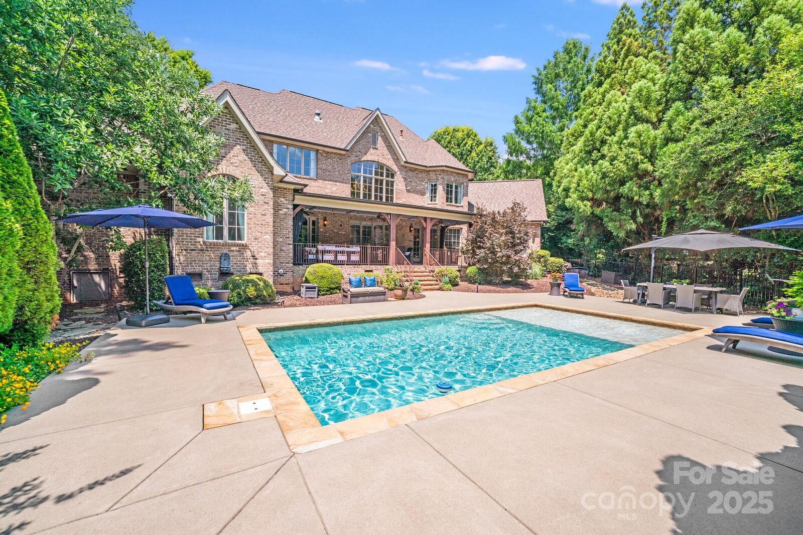 Property Photo: 600 Beauhaven Lane NC 28173