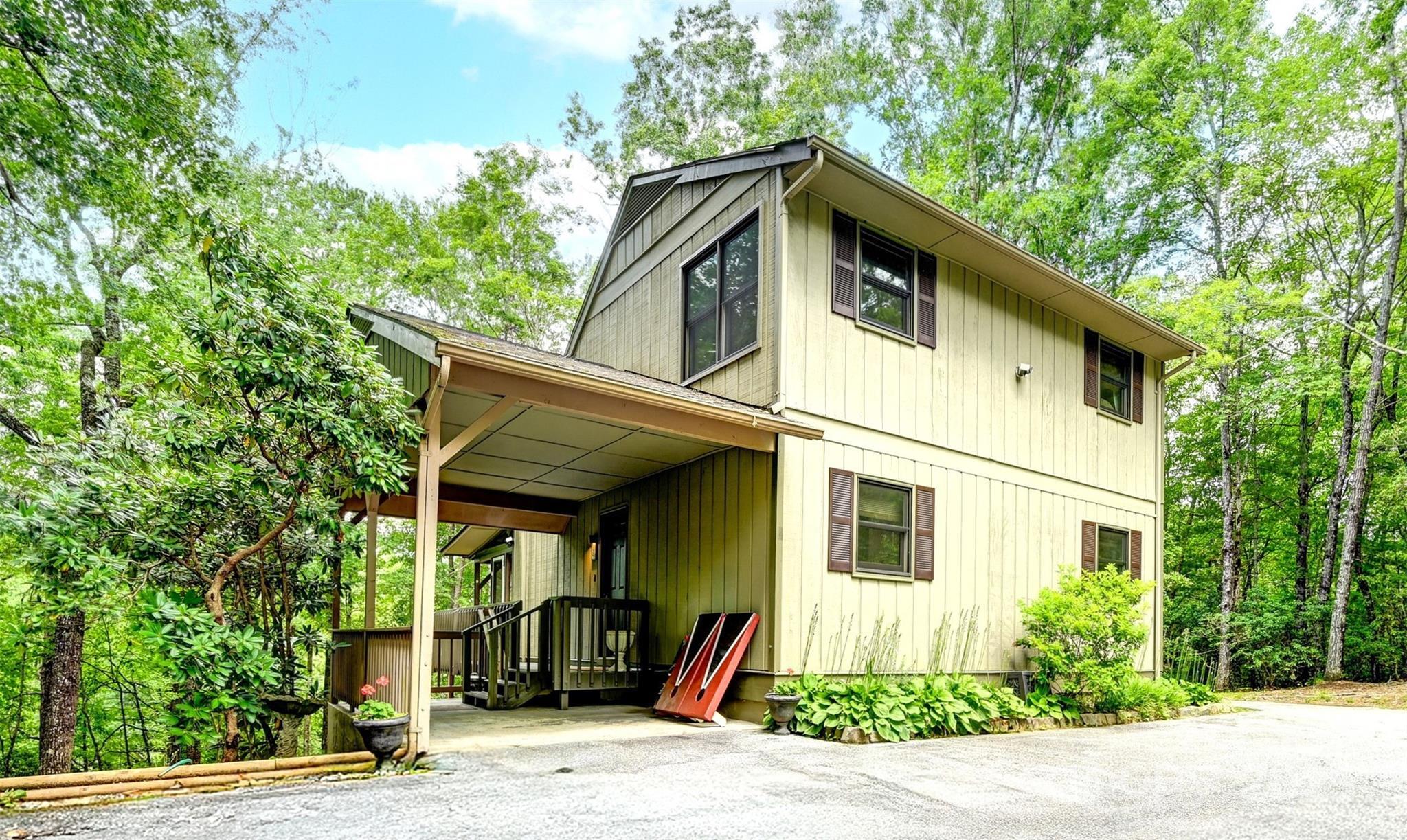 Property Photo: 2760 Ugugu Drive NC 28712