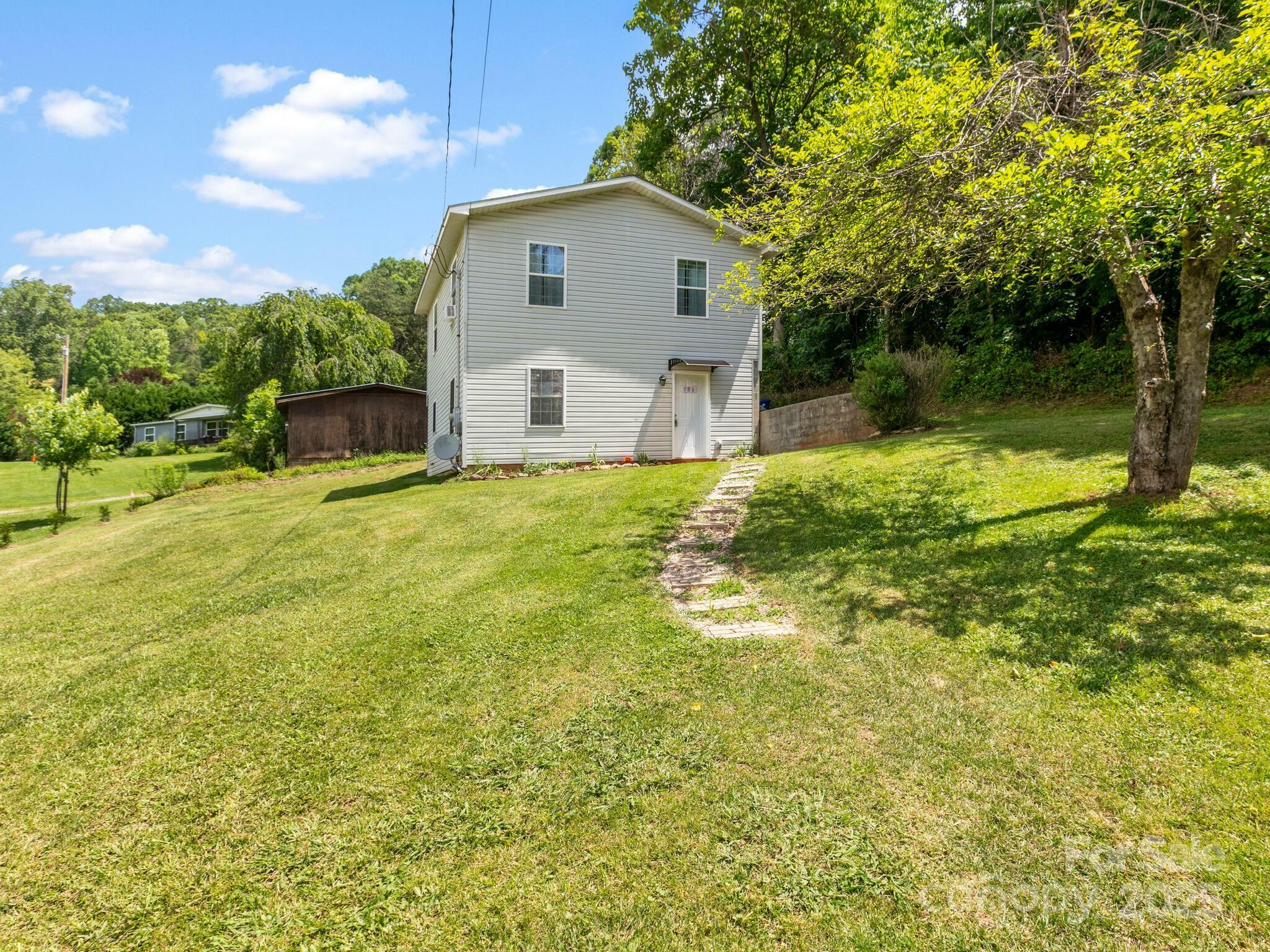 Property Photo: 186 Wiggins Road B NC 28715